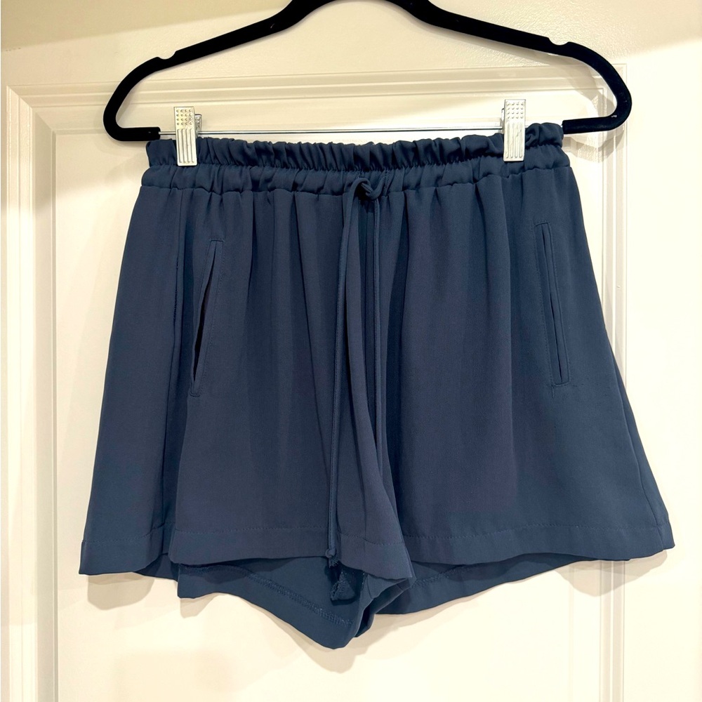 Lush Blue/Gray Drawstring Flowy Shorts with Pockets – Size M